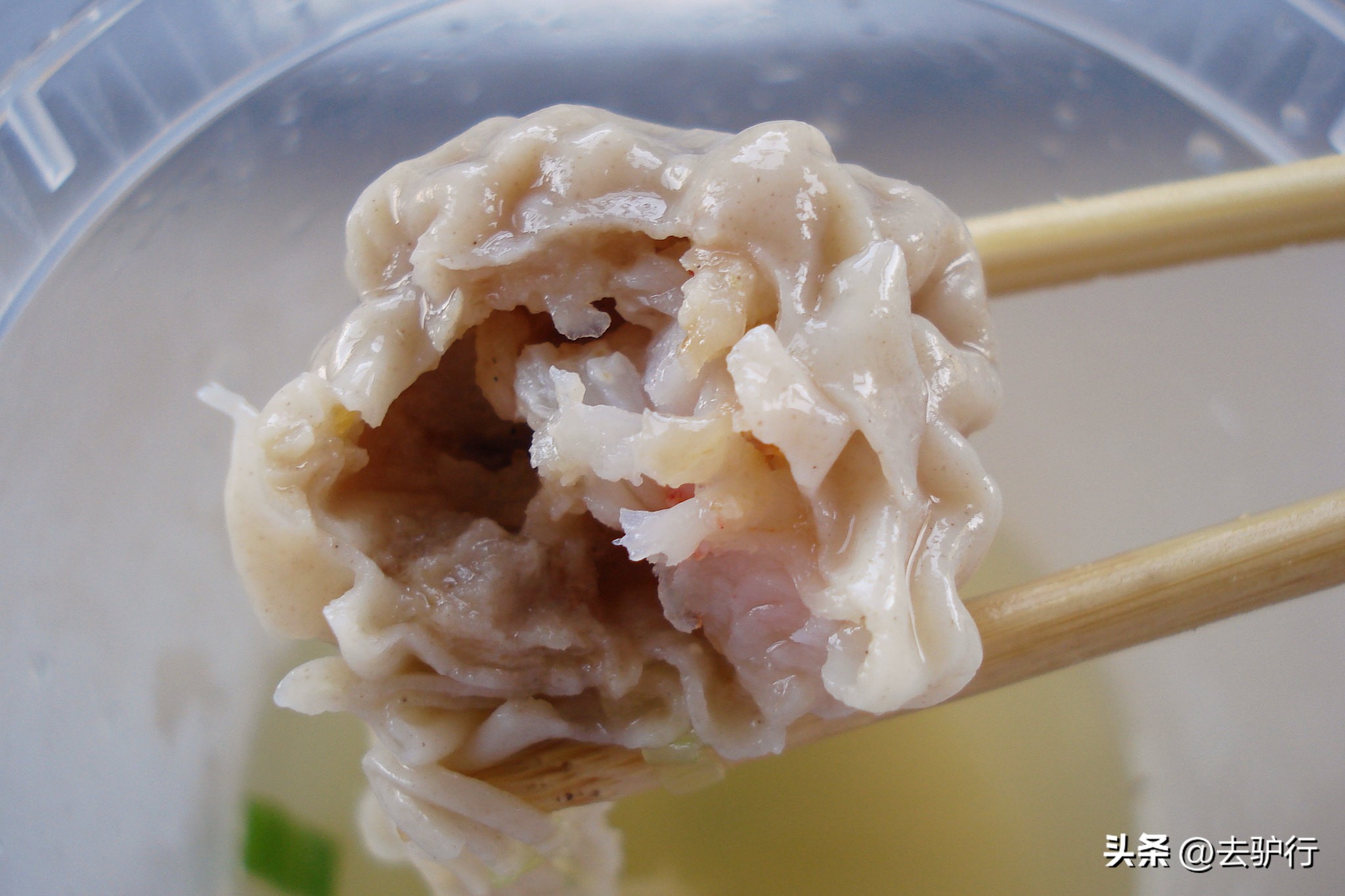 馄饨和云吞的区别在哪里（馄饨跟云吞有什么区别）